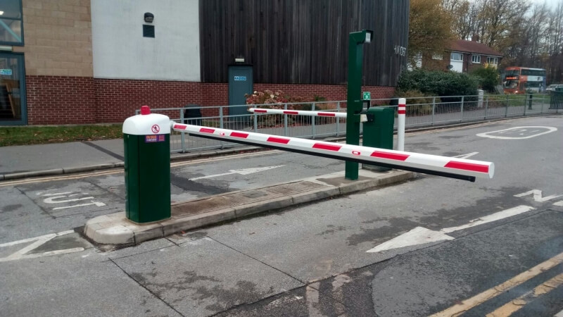Huddersfield New College, Barrier System