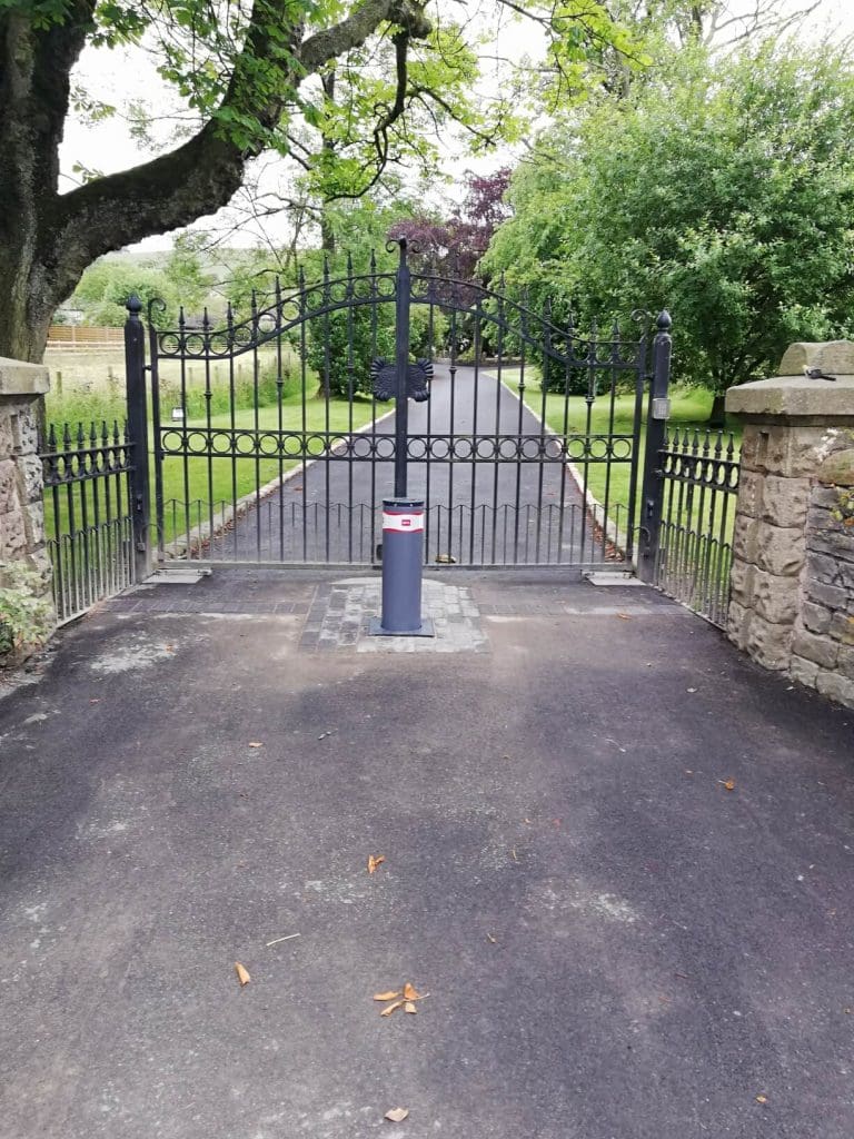 Bollard and Gate pic