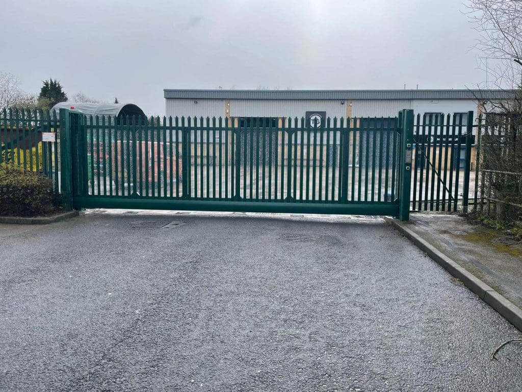 CCL - Tong - Roadside View